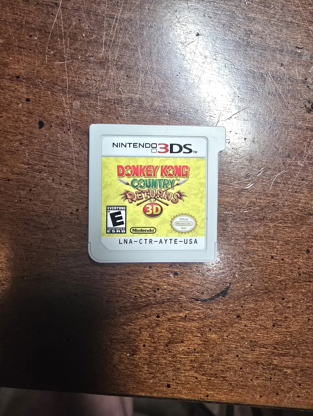 Nintendo 3DS Donkey Kong Country Returns 3D - Yellow Game Card